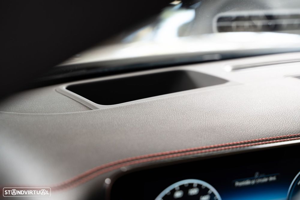 Mercedes-Benz CLA 250 e Shooting Brake AMG Line - 28