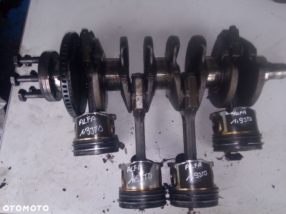 Fiat Alfa romeo 1,9JTD tłok korbowód 156 147 punto doblo - 1
