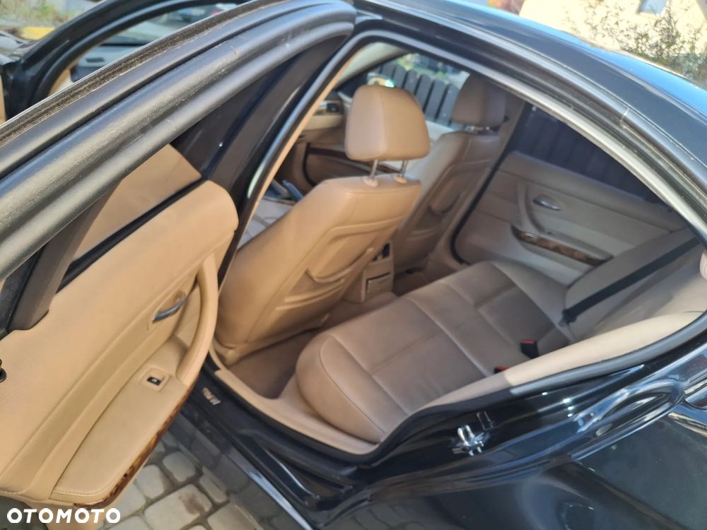 BMW Seria 3 330xi - 13