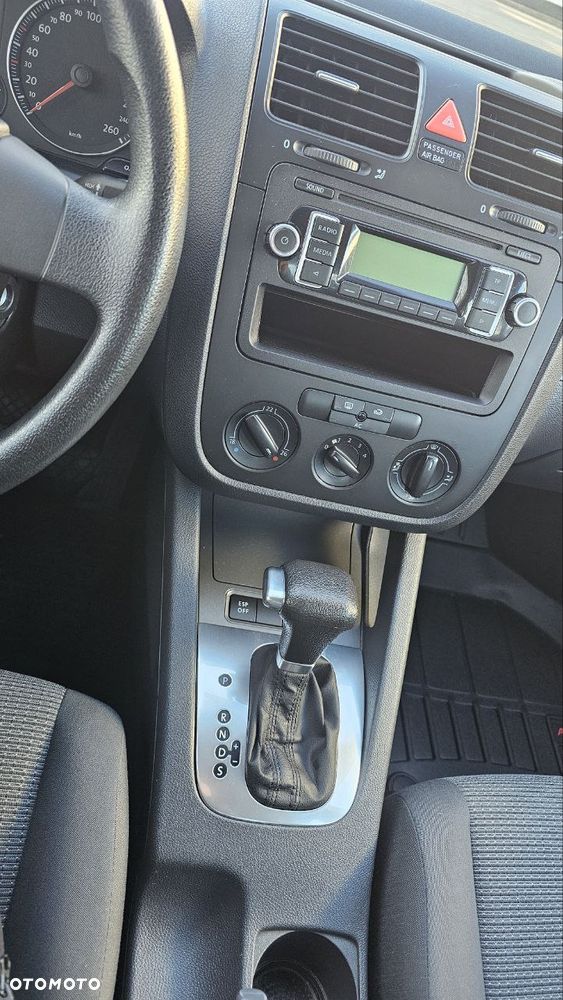 Volkswagen Jetta - 38