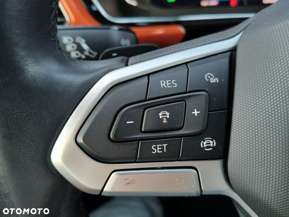 Volkswagen T-Cross - 17
