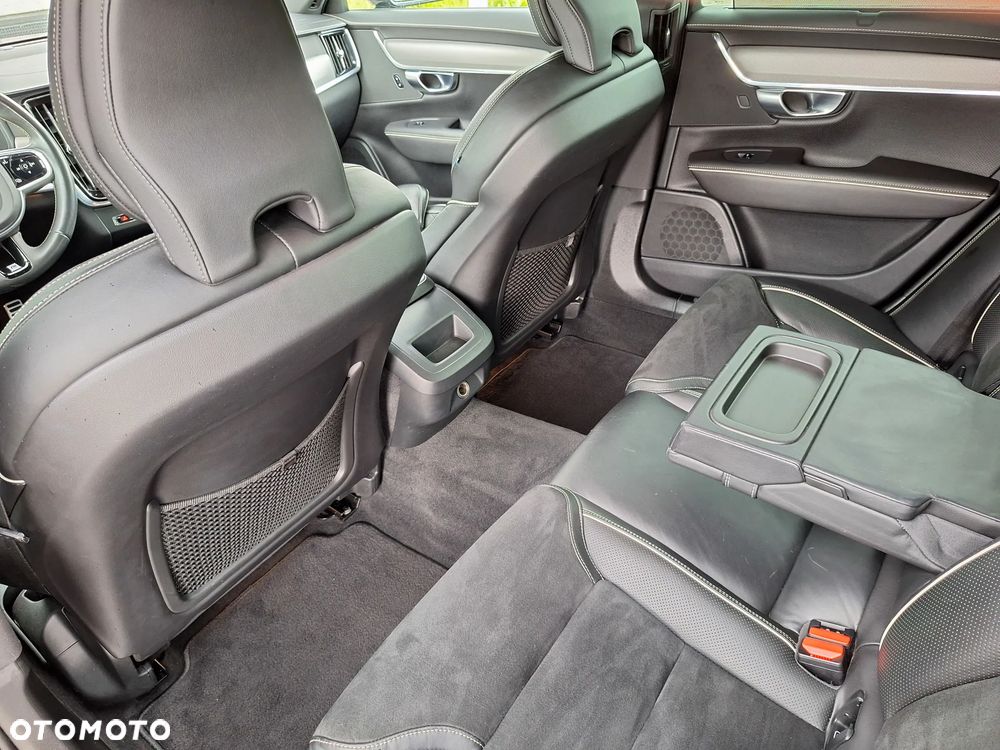 Volvo V90 T4 R-Design - 23