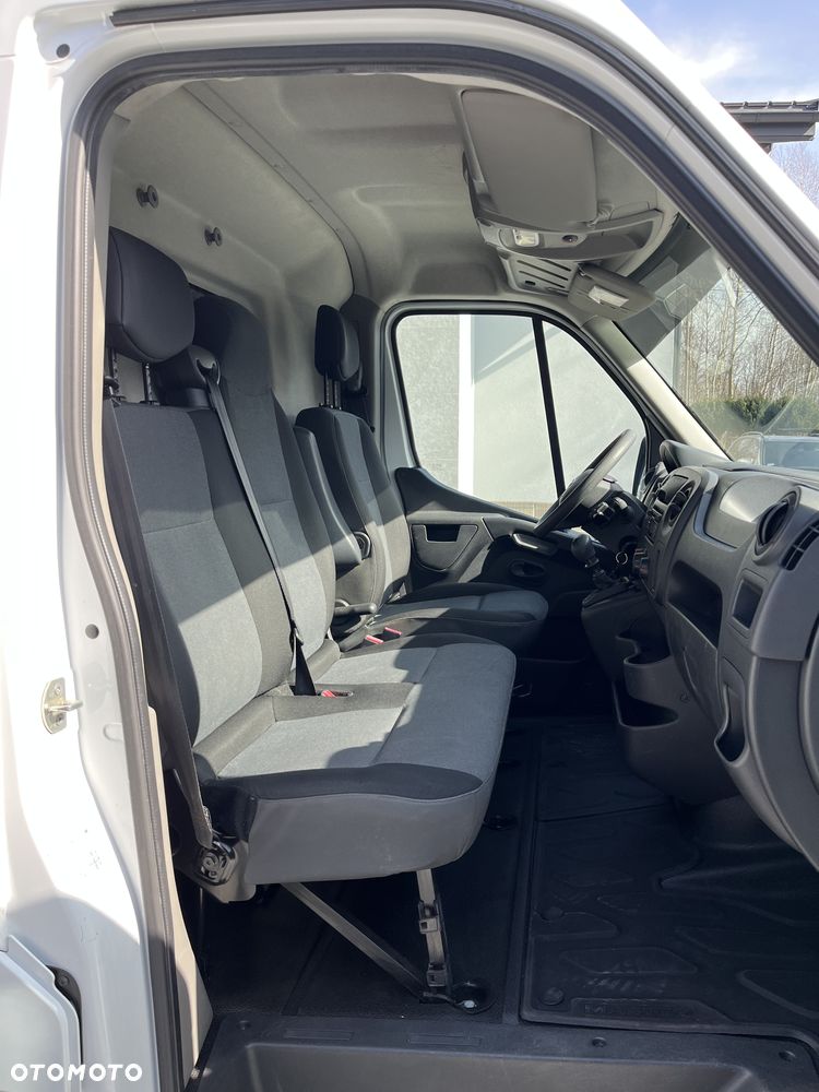 Nissan NV400 - 10