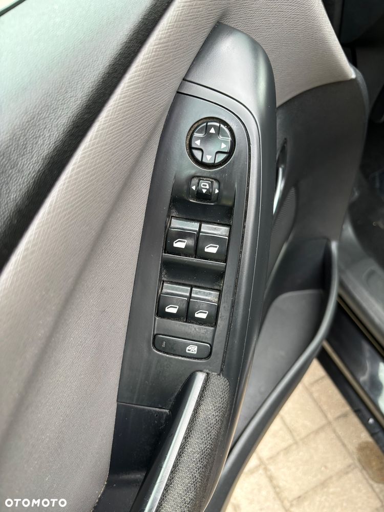 Citroën C4 Picasso 1.6 BlueHDi MoreLife S&S EAT6 - 18