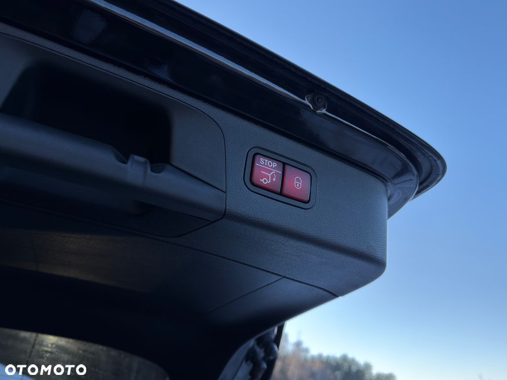 Mercedes-Benz GLC 300 4Matic 9G-TRONIC Exclusive - 16