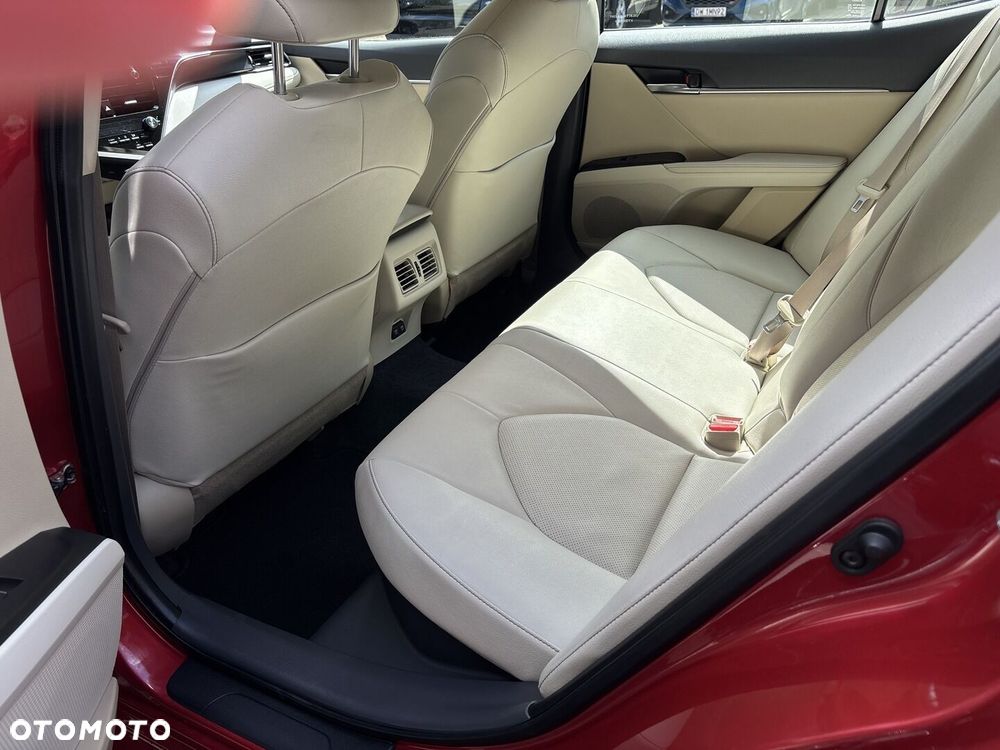 Toyota Camry 2.5 Hybrid Comfort CVT - 17