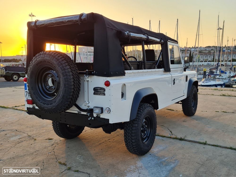 Land Rover Defender - 3