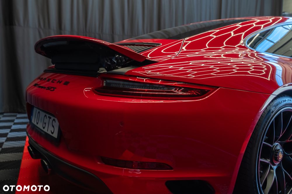 Porsche 911 Carrera GTS PDK - 2