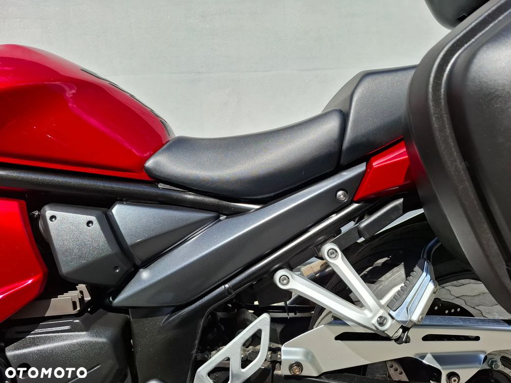Suzuki GSX - 28