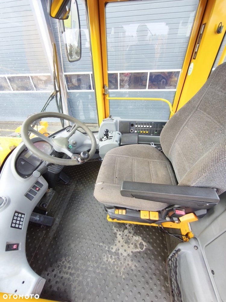 Volvo L120E - 10