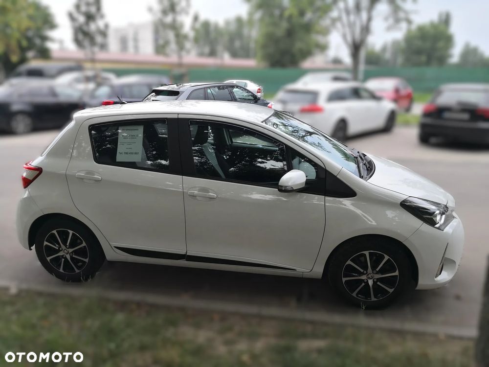 Toyota Yaris Hybrid 100 Premium EU6 - 6