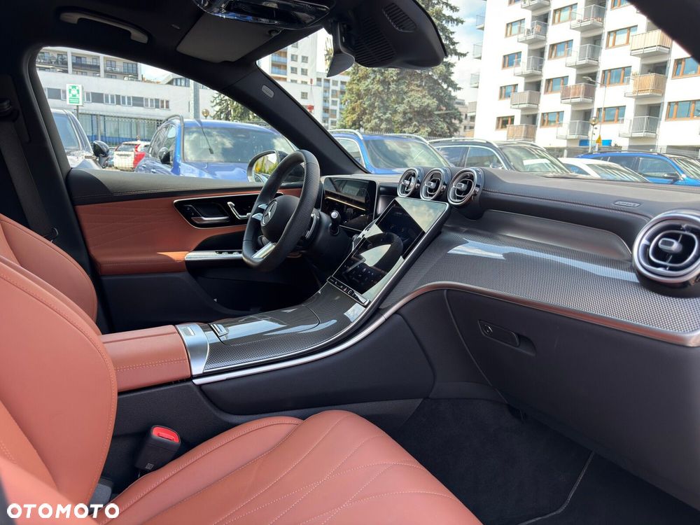 Mercedes-Benz GLC 300 mHEV 4-Matic AMG Line - 26