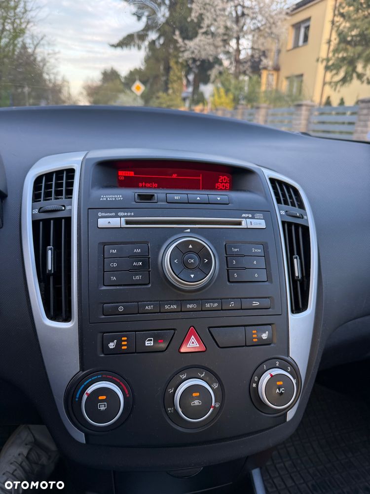 Kia Ceed 1.6 CVVT Dream-Team Edition - 29