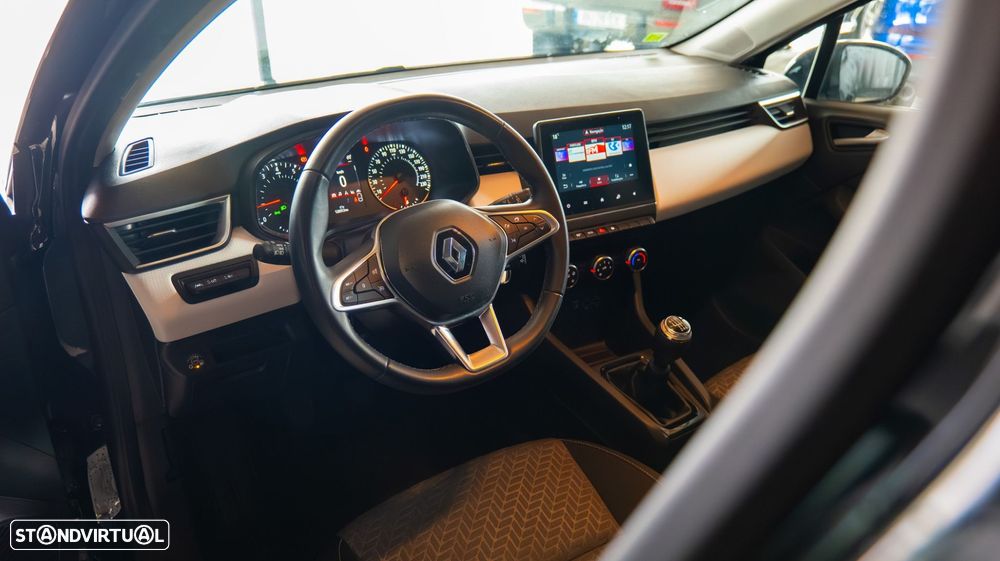 Renault Clio 1.0 TCe Techno Bi-Fuel - 10