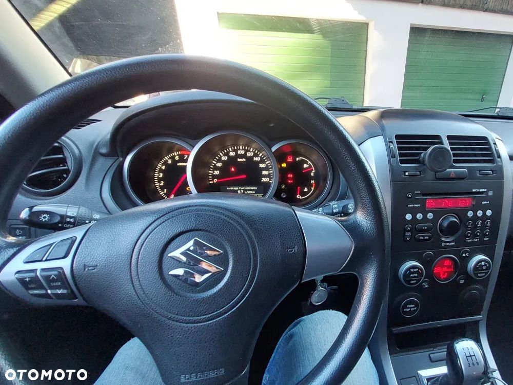 Suzuki Grand Vitara 1.6 Comfort - 12