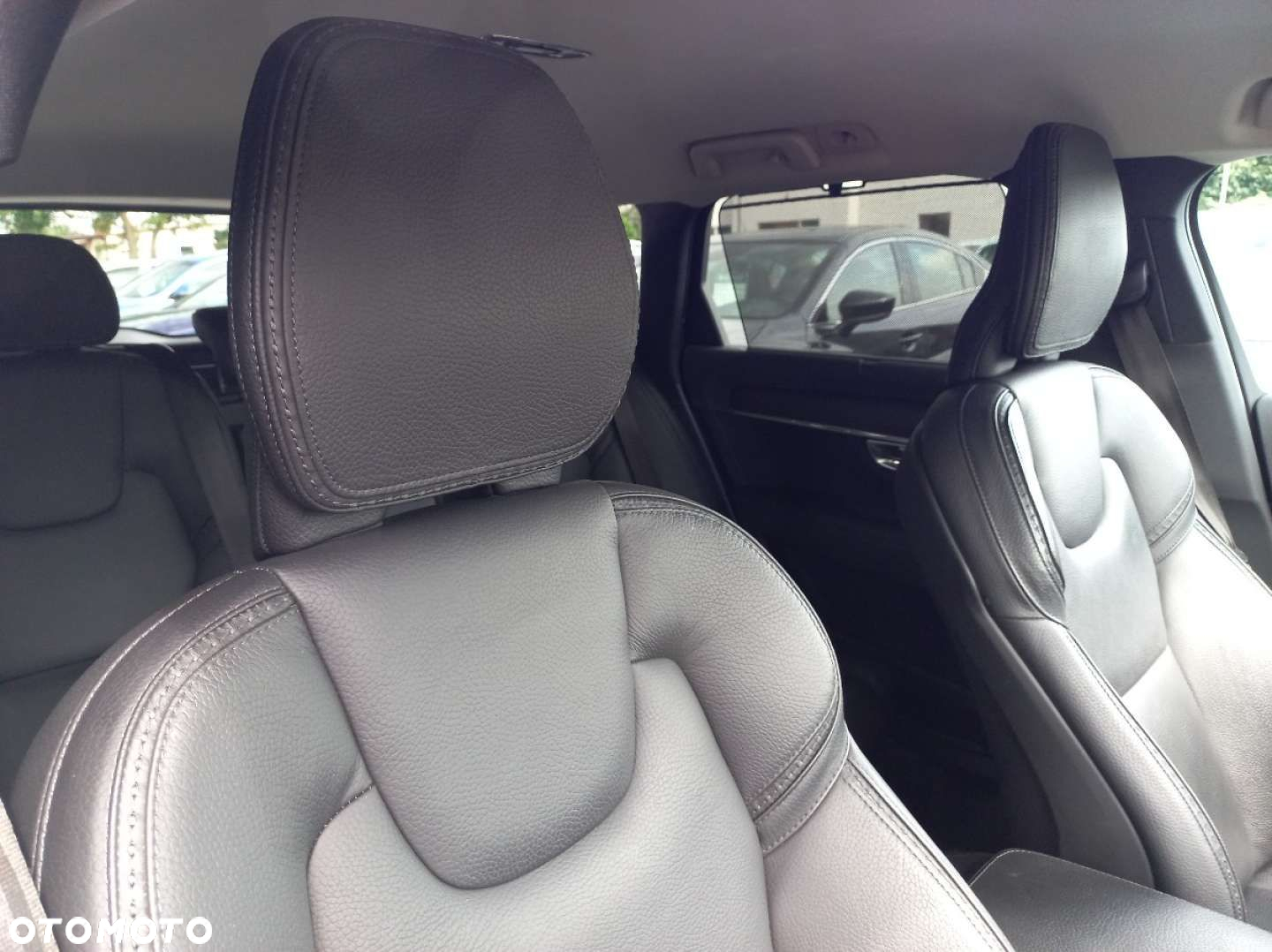 Volvo V90 Cross Country - 16