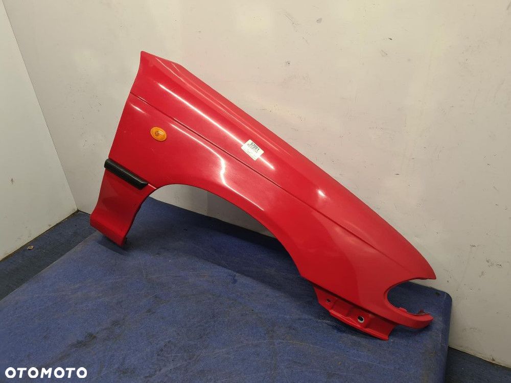 OPEL ASTRA F LIFT BŁOTNIK PRZÓD PRAWY Y547 - 4