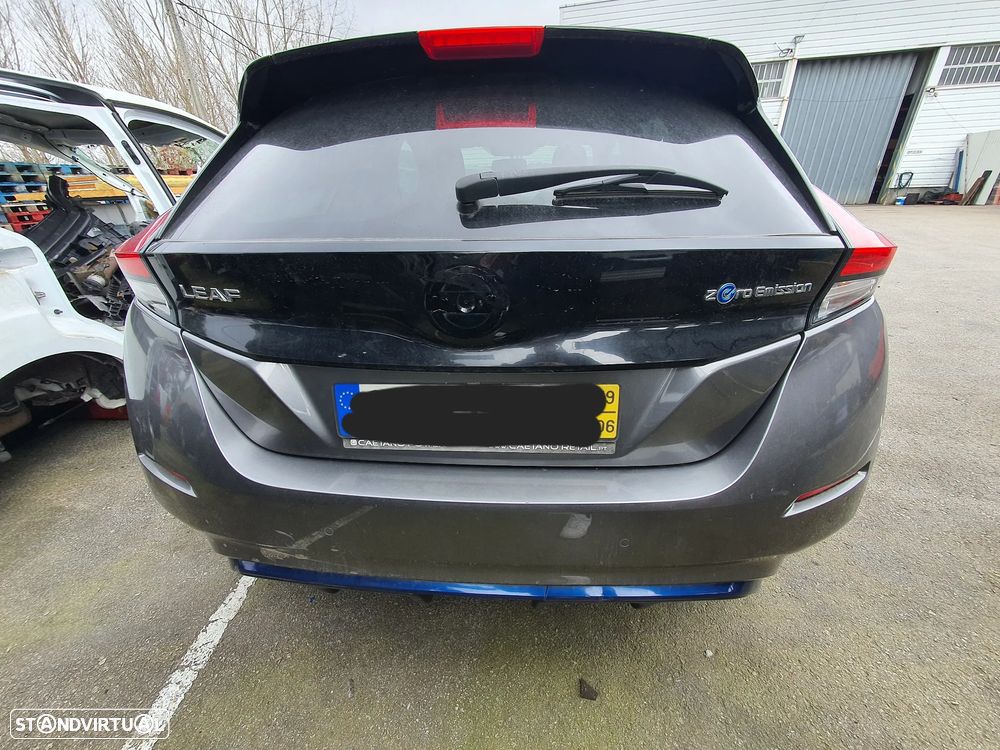 Nissan Leaf ZE1 Elétrico para peças - 2