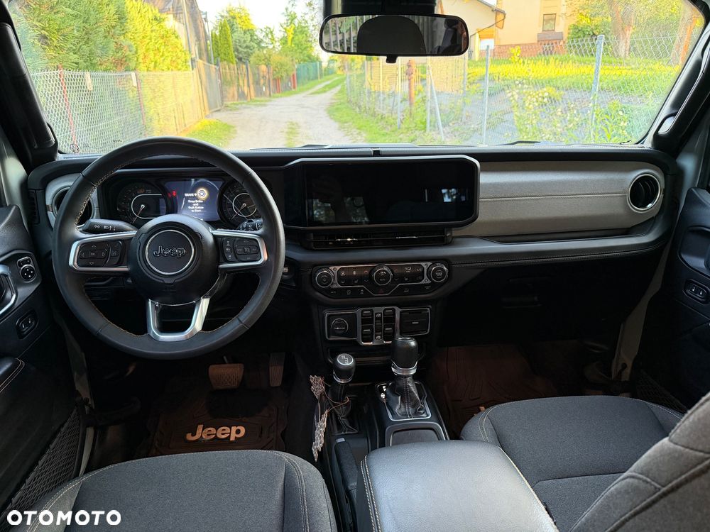 Jeep Wrangler - 27