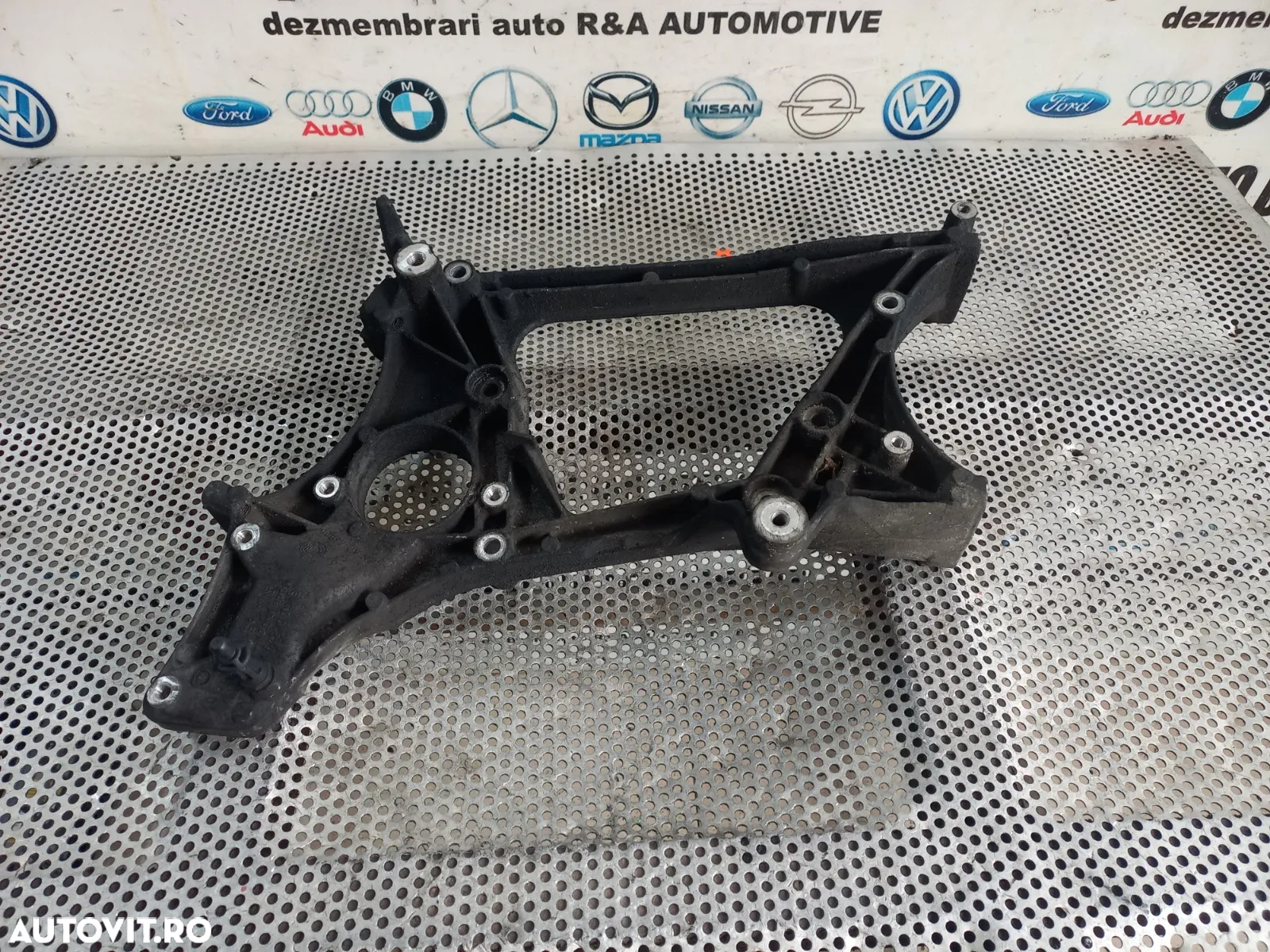 Suport Role Accesorii Mercedes C Class W204 E Class W212 2.2 Cdi Euro 5 Motor 651 - Dezmembrari Ara - 4