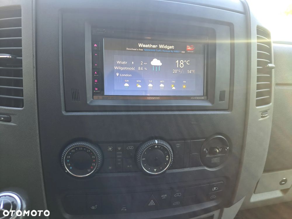 Mercedes-Benz Sprinter 319 - 11