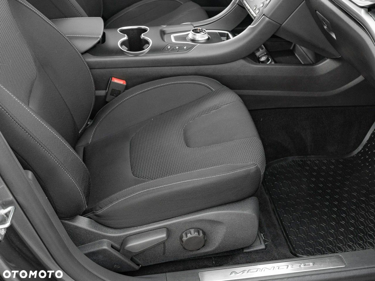 Ford Mondeo 2.0 EcoBlue Titanium - 31