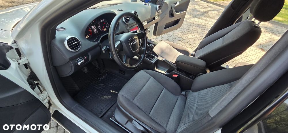 Audi A3 Sportback 1.6 TDI DPF S line Sportpaket - 24