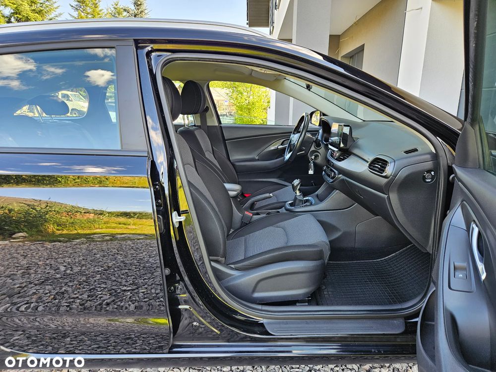 Hyundai i30 1.5 DPI Classic + - 27
