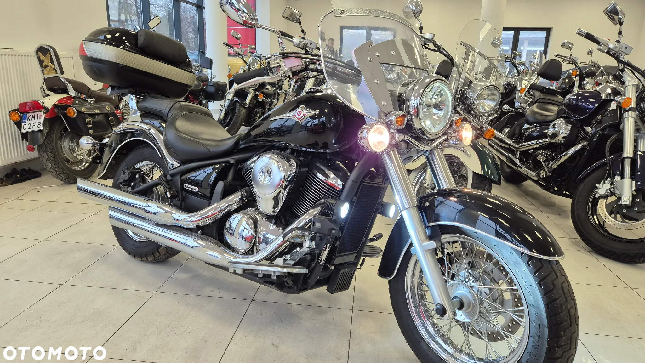 Suzuki Intruder - 11