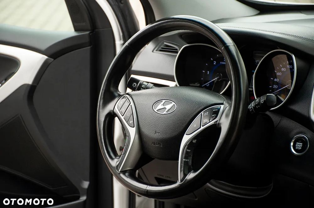 Hyundai i30 blue 1.6 CRDi Trend - 32