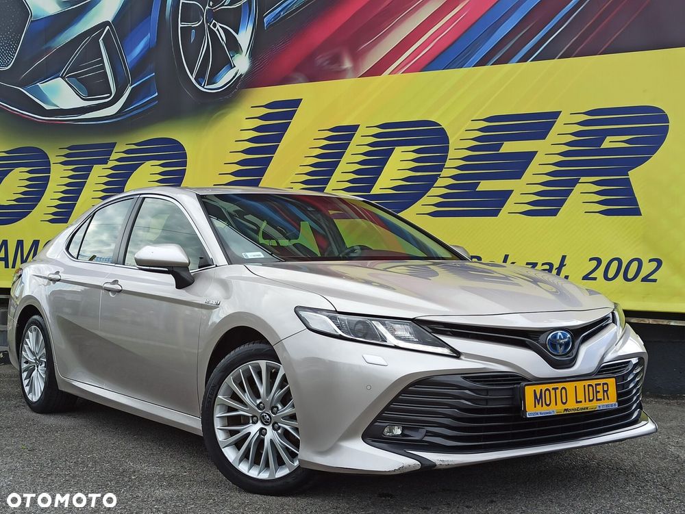 Toyota Camry - 1