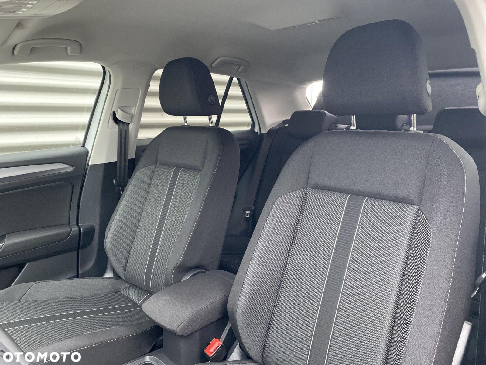 Volkswagen T-Roc - 11