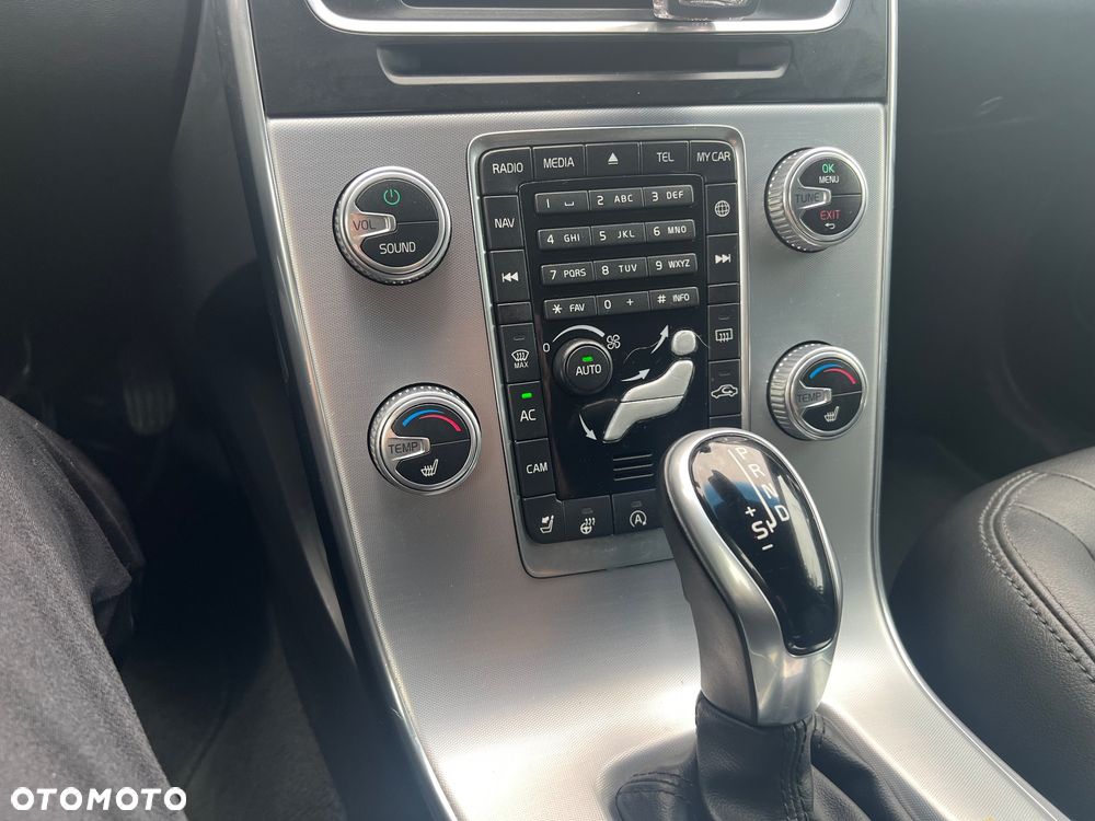 Volvo V60 Cross Country ver-momentum - 13