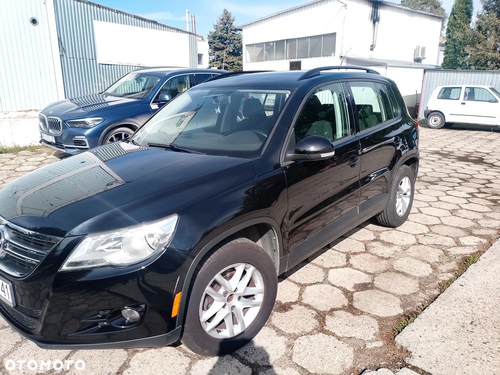 Volkswagen Tiguan - 1