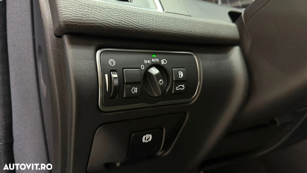 Volvo XC 60 D4 Momentum - 30