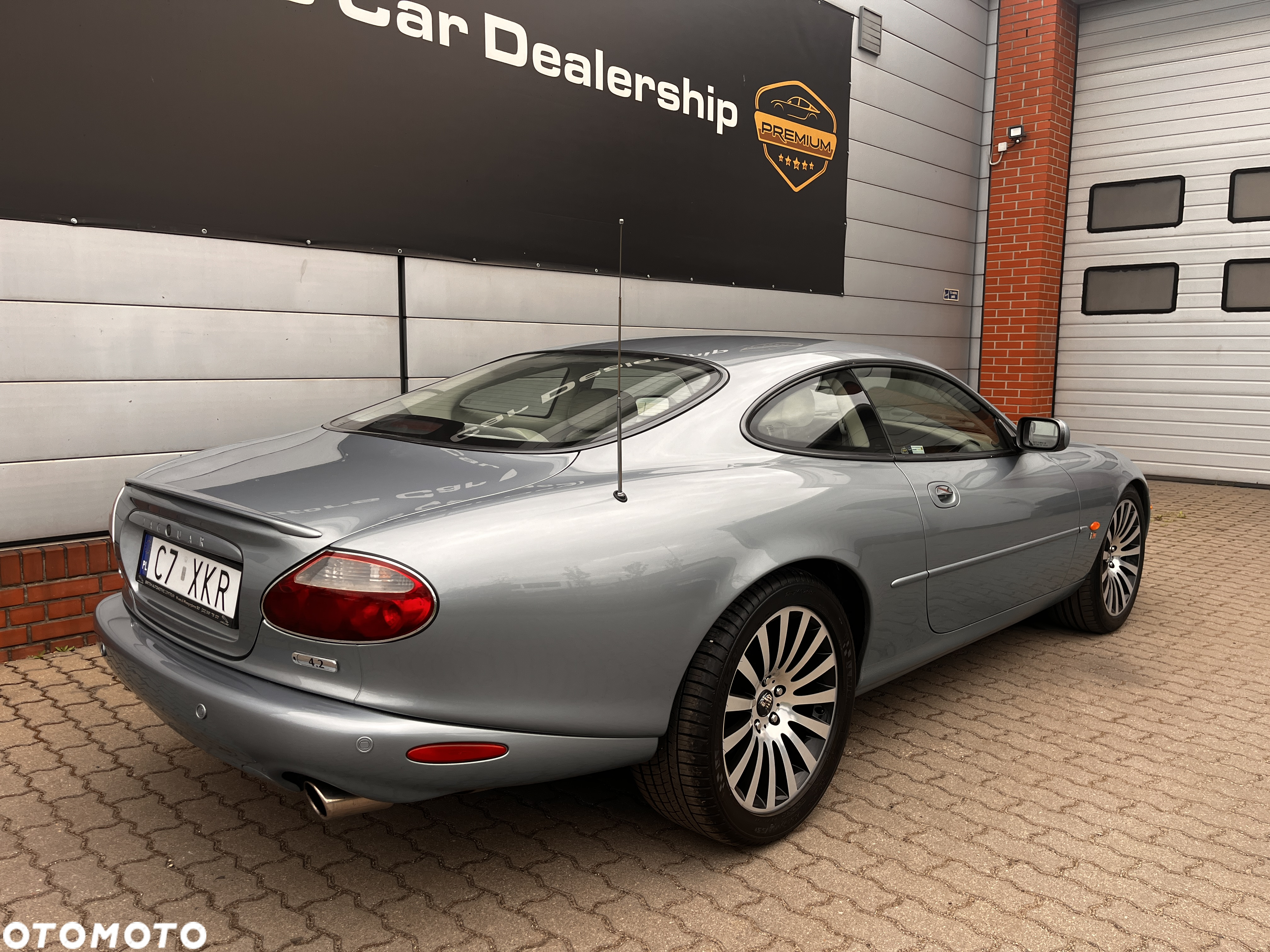 Jaguar XK XKR Coupe - 15