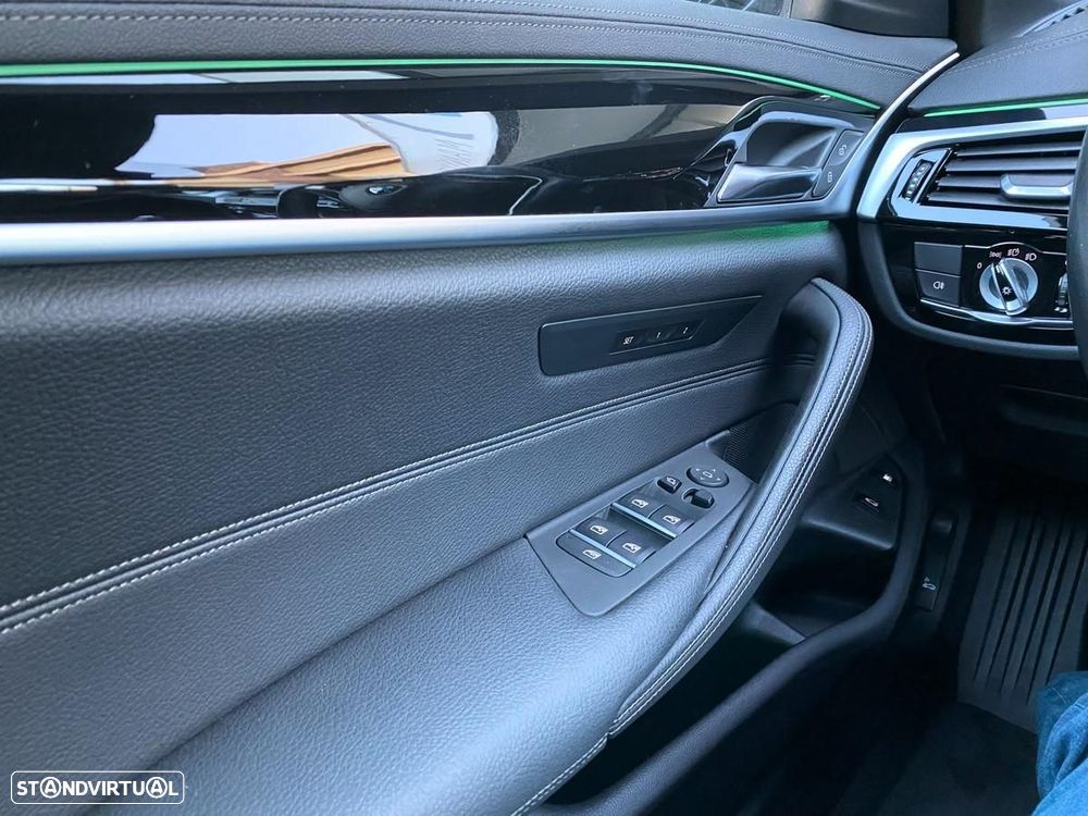 BMW 530 e Line Luxury - 26
