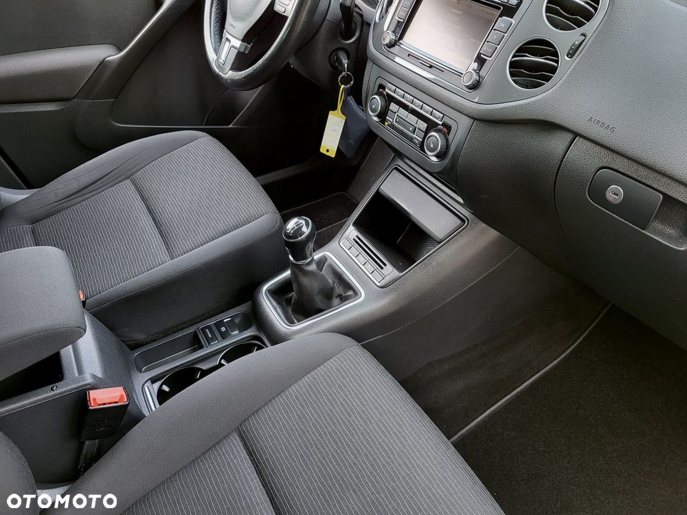 Volkswagen Tiguan 2.0 TDI DPF BlueMotion Technology Exclusive - 16