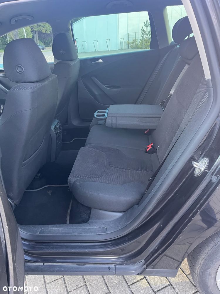 Volkswagen Passat - 26