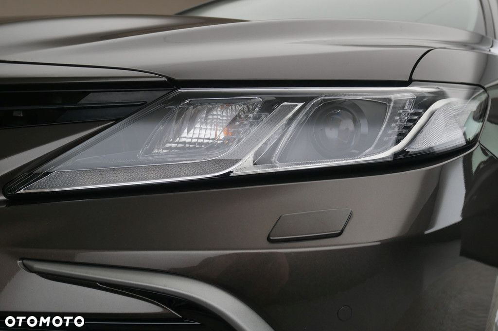 Toyota Camry - 13