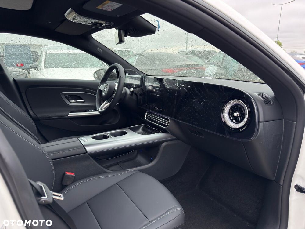 Mercedes-Benz CLA 200 mHEV 8G-DCT - 11