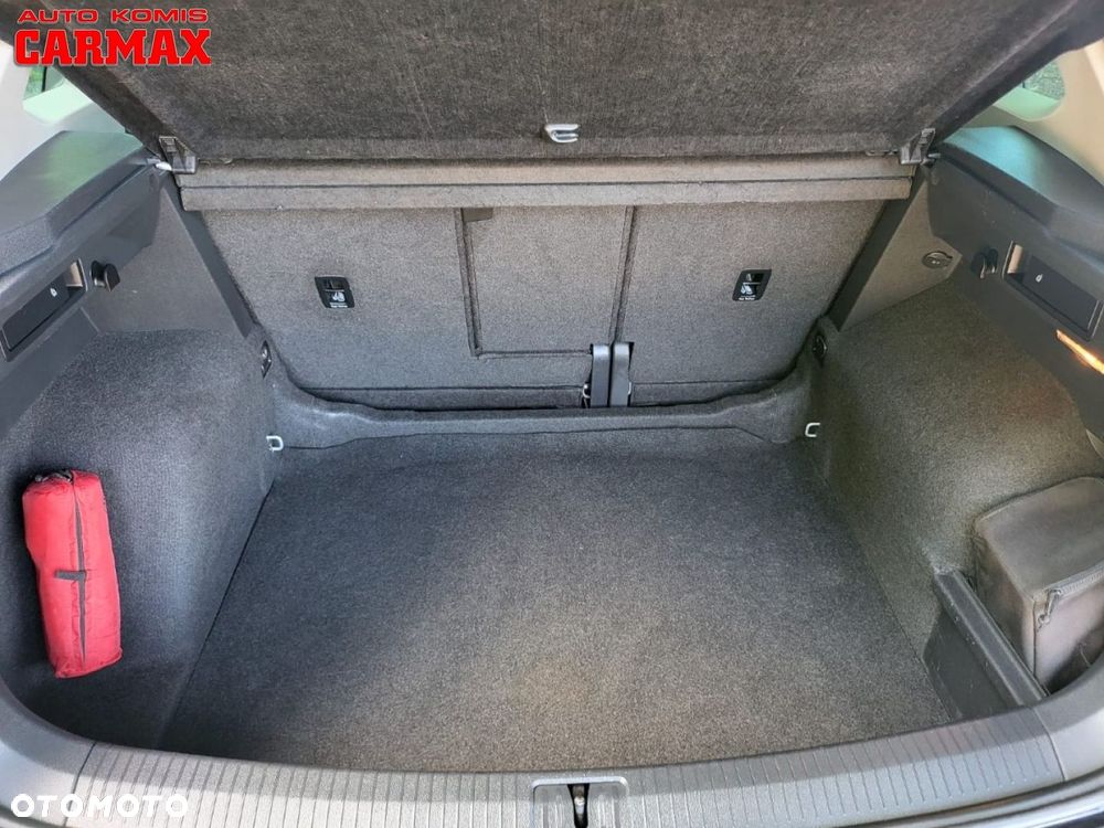 Volkswagen Tiguan - 33