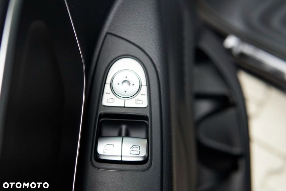Mercedes-Benz VITO - 19