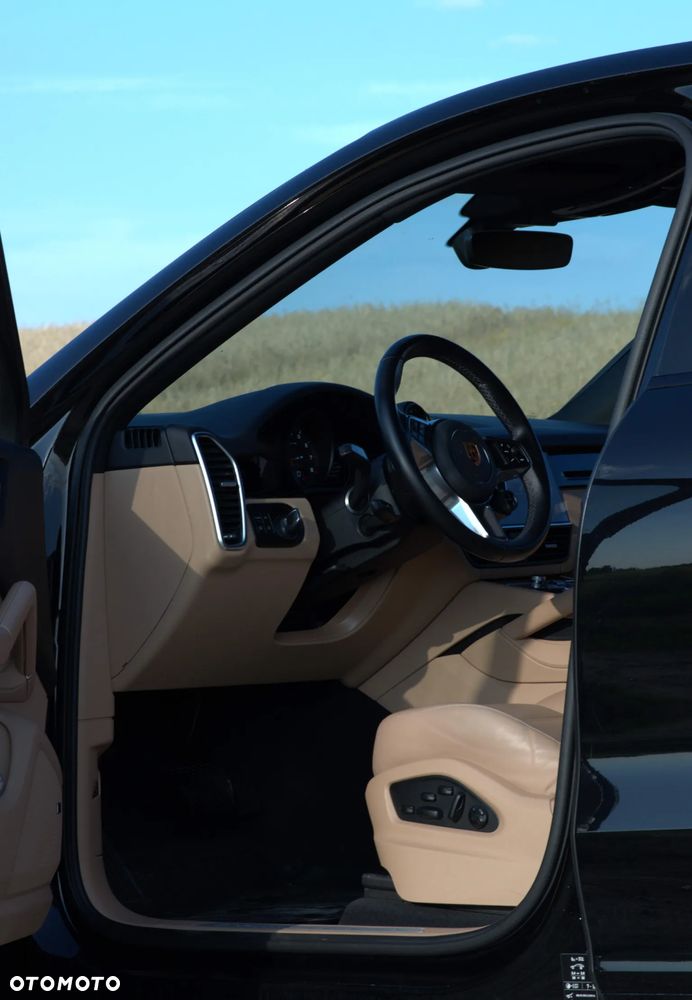 Porsche Cayenne Platinum Edition - 23