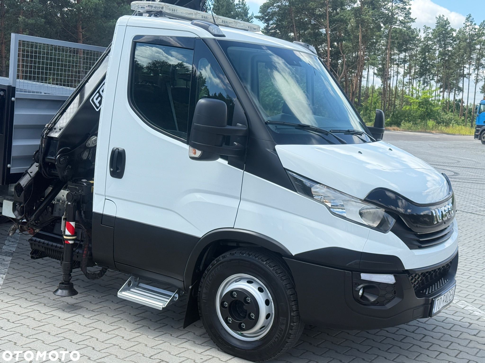 Iveco DAILY 72-180 3.0 HPI 180KM * HDS FASSI F70 * 3200 Udźwig * Wywrotka 3 Stronna * ŚWIETNY STAN! - 14