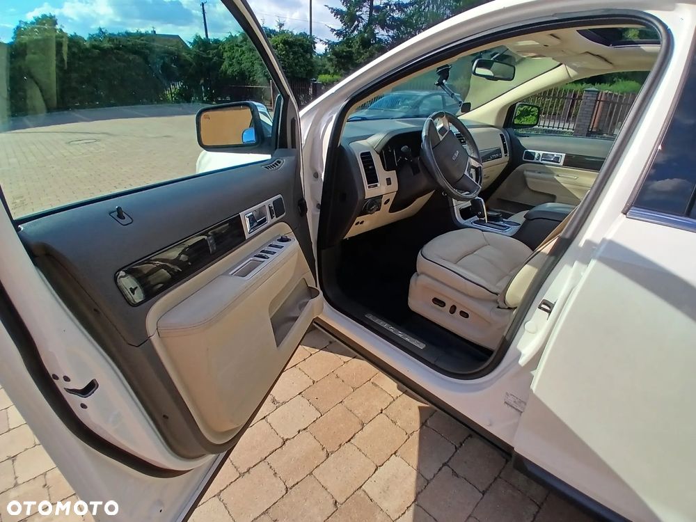 Lincoln MKX - 8