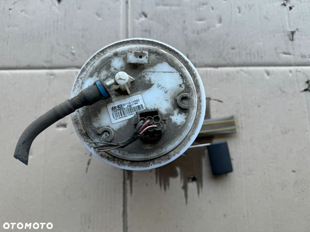 HYUNDAI I30 1.4 1.6 16V POMPA PALIWA 31110-1H000 - 4