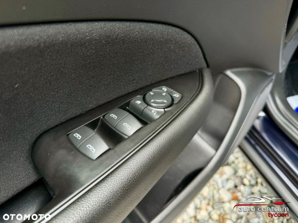 Opel Insignia - 25