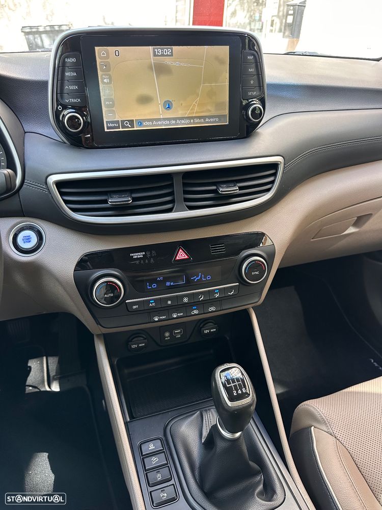 Hyundai Tucson 1.6 CRDi Premium - 16