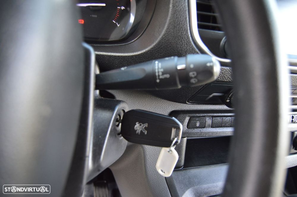 Peugeot Expert 2.0 BlueHDi L3H1 Semi-Vidrado - 22